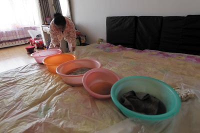 通化楼上漏水，住户失联，小区没物管，业主维权难！律师来支招……